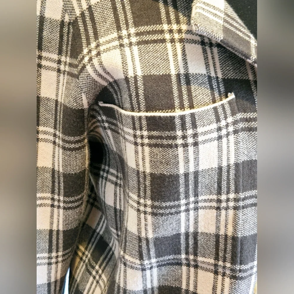 CYNTHIA ROWLEY NWOT Cropped Plaid Blazer Soft Material Sz Small
